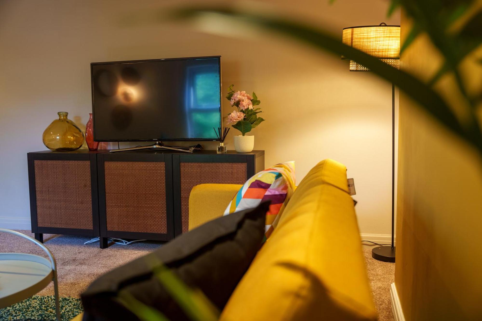 Stay With Airhgt @ Luxe Apartment In Central 해러게이트 외부 사진