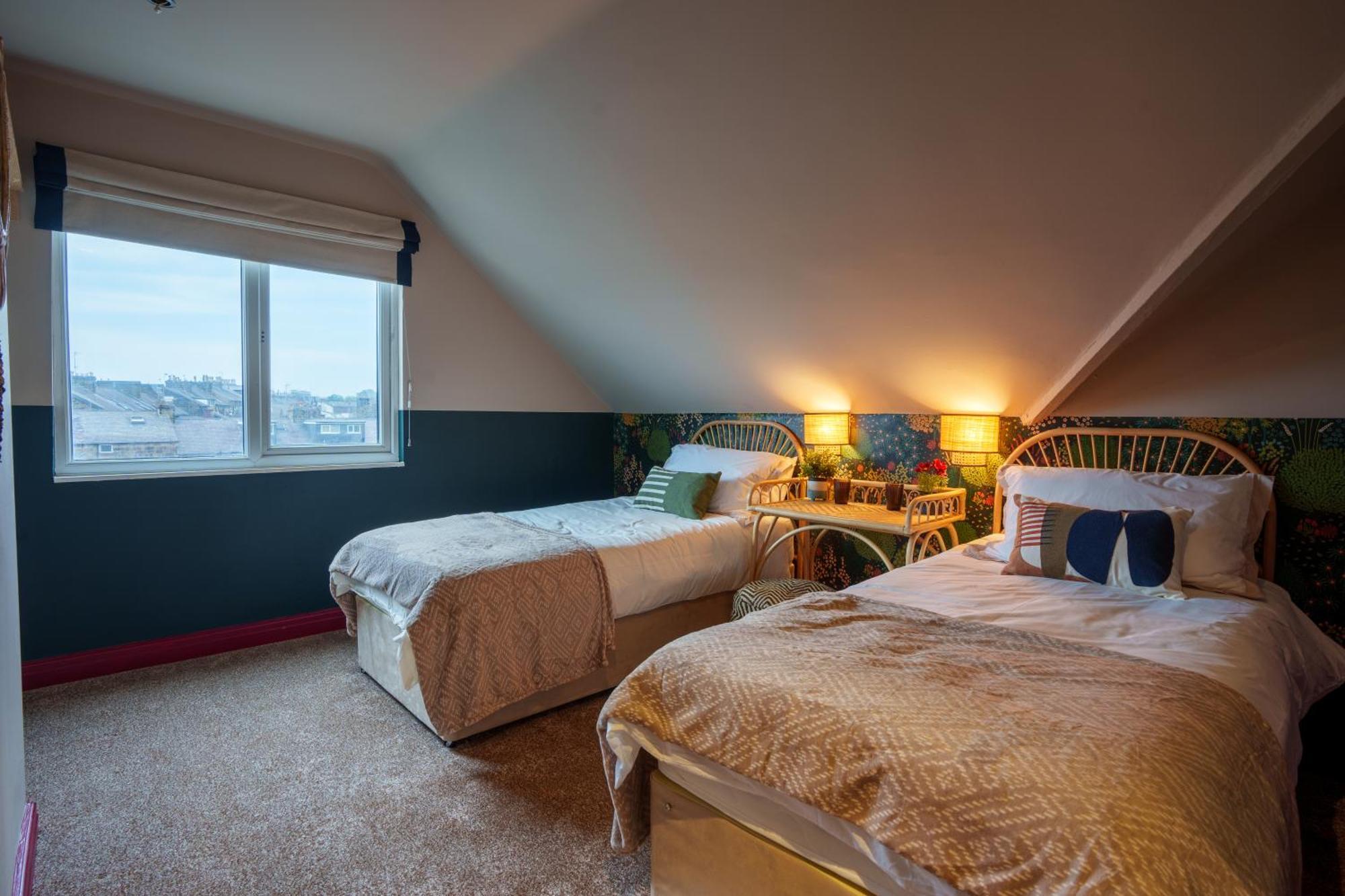 Stay With Airhgt @ Luxe Apartment In Central 해러게이트 외부 사진