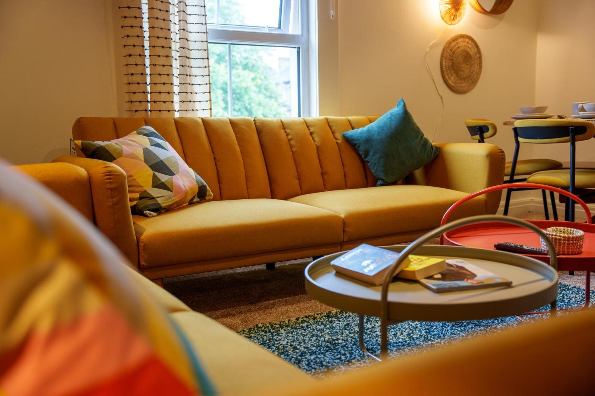 Stay With Airhgt @ Luxe Apartment In Central 해러게이트 외부 사진