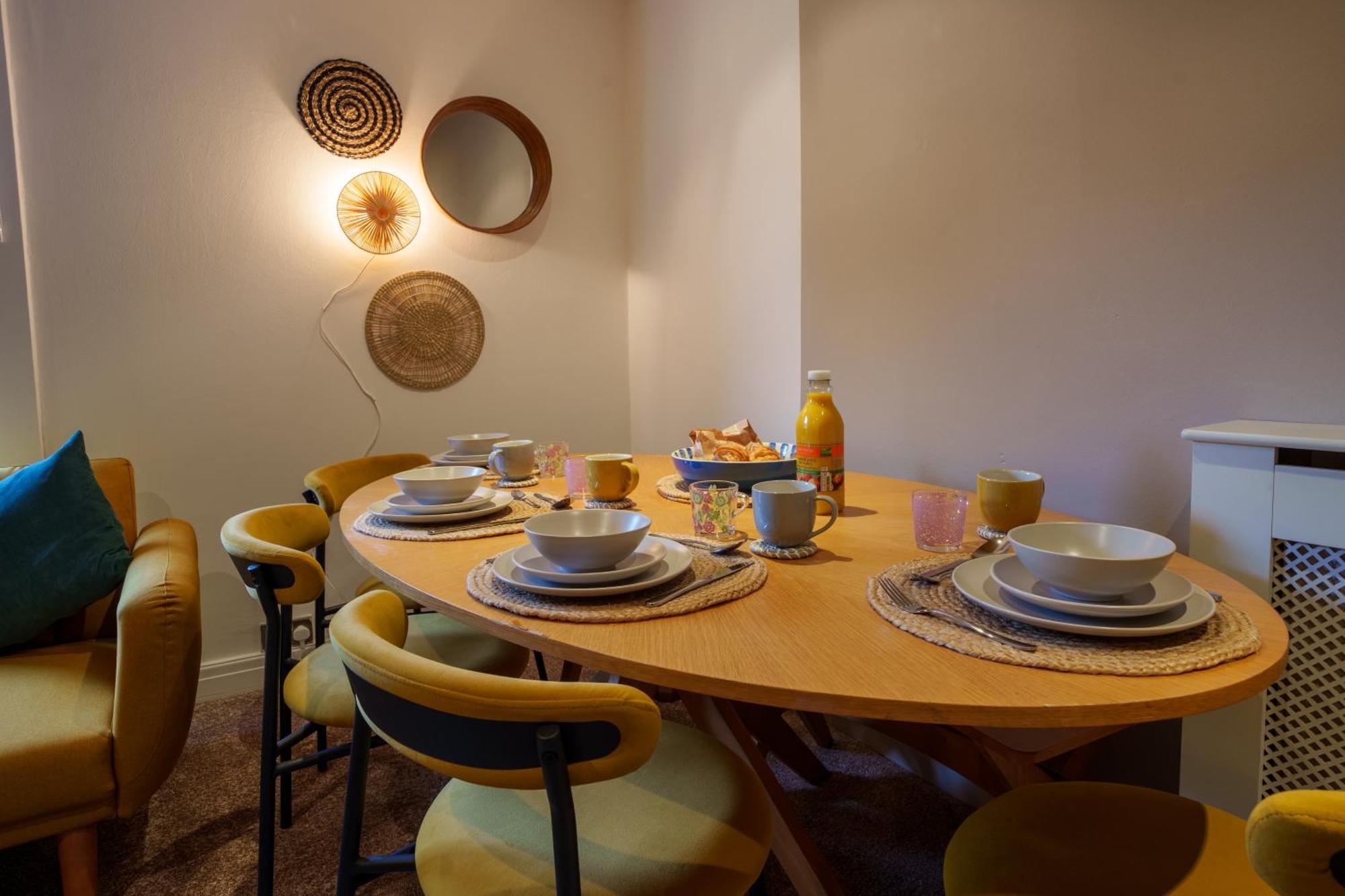 Stay With Airhgt @ Luxe Apartment In Central 해러게이트 외부 사진