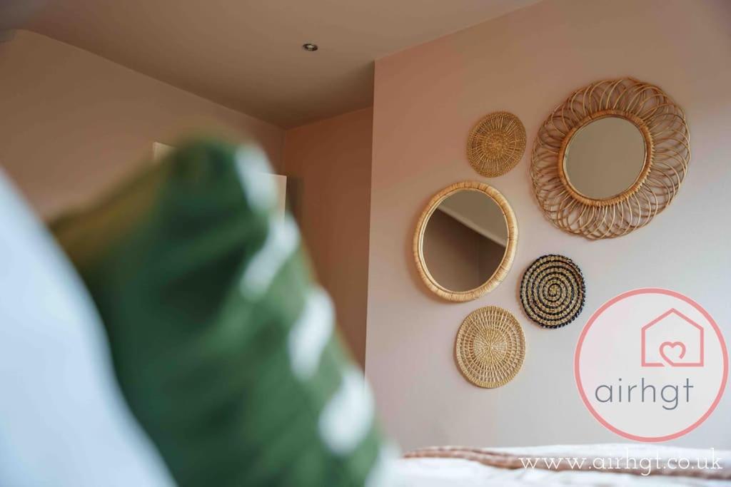 Stay With Airhgt @ Luxe Apartment In Central 해러게이트 외부 사진
